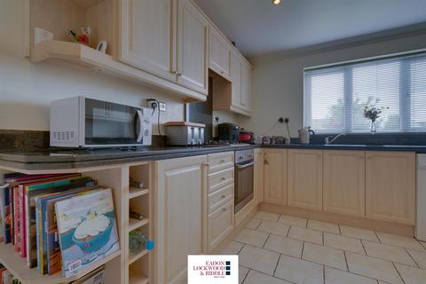 29 Acre Close, Maltby, Rotherham, S66 8BL