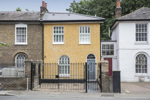 4 bedroom terraced house for sale, Consort Road, Peckham, SE15