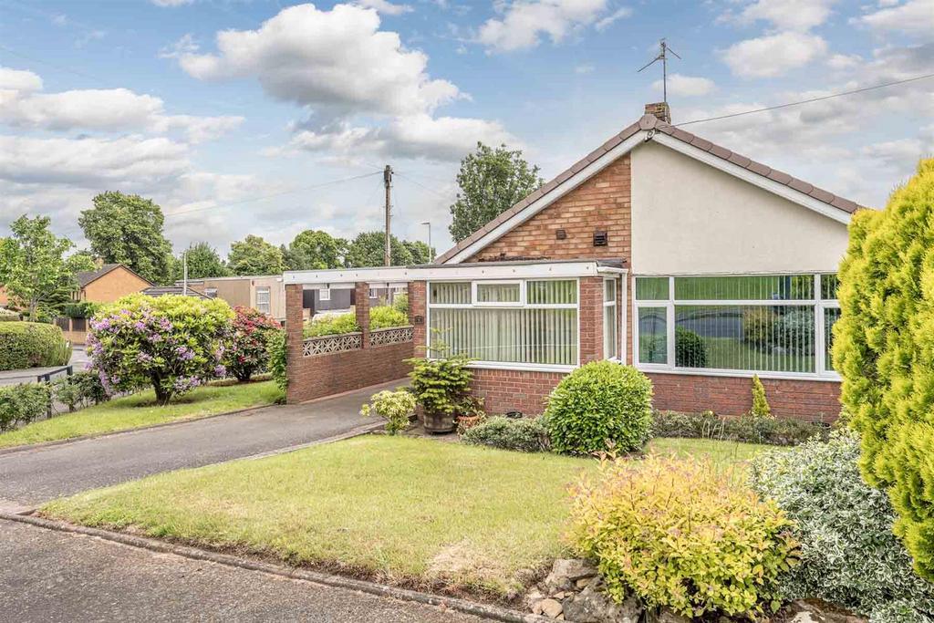 Helston Close, Stourbridge, DY8 5DA 2 bed detached bungalow for sale