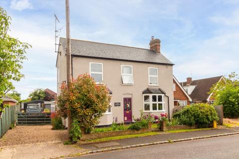 5 bedroom detached house for sale, Albion Road, Pitstone