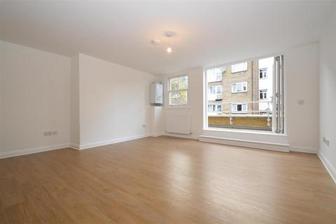 Studio to rent, Roman Road, London, E2