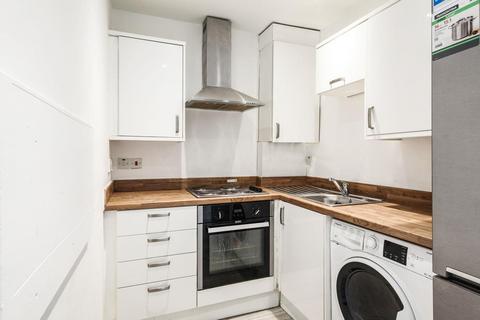 2 bedroom flat to rent, Roundwood Road, Dollis Hill, NW10