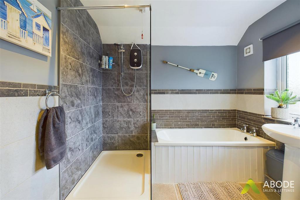 CAM03473 G0-PR0035-STILL029.jpg