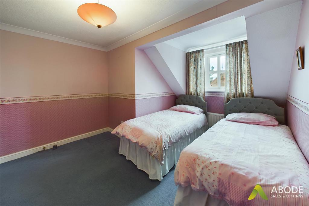 CAM03473 G0-PR0031-STILL013.jpg
