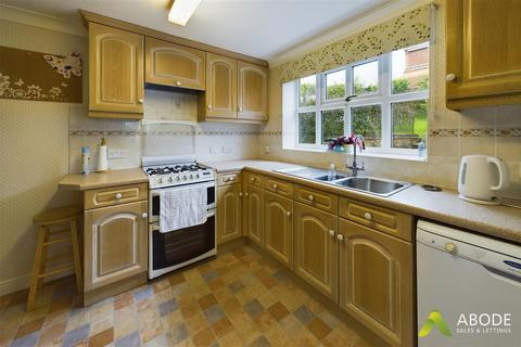 15 Robin Close, Uttoxeter, ST14 8TP