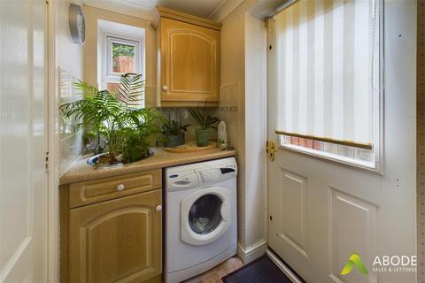 15 Robin Close, Uttoxeter, ST14 8TP