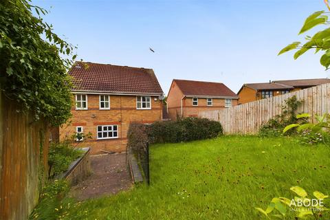 4 bedroom detached house for sale, Robin Close, Uttoxeter ST14