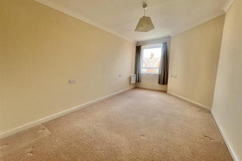 2 bedroom retirement property for sale, Pantygwydr Court, Sketty Road, Swansea