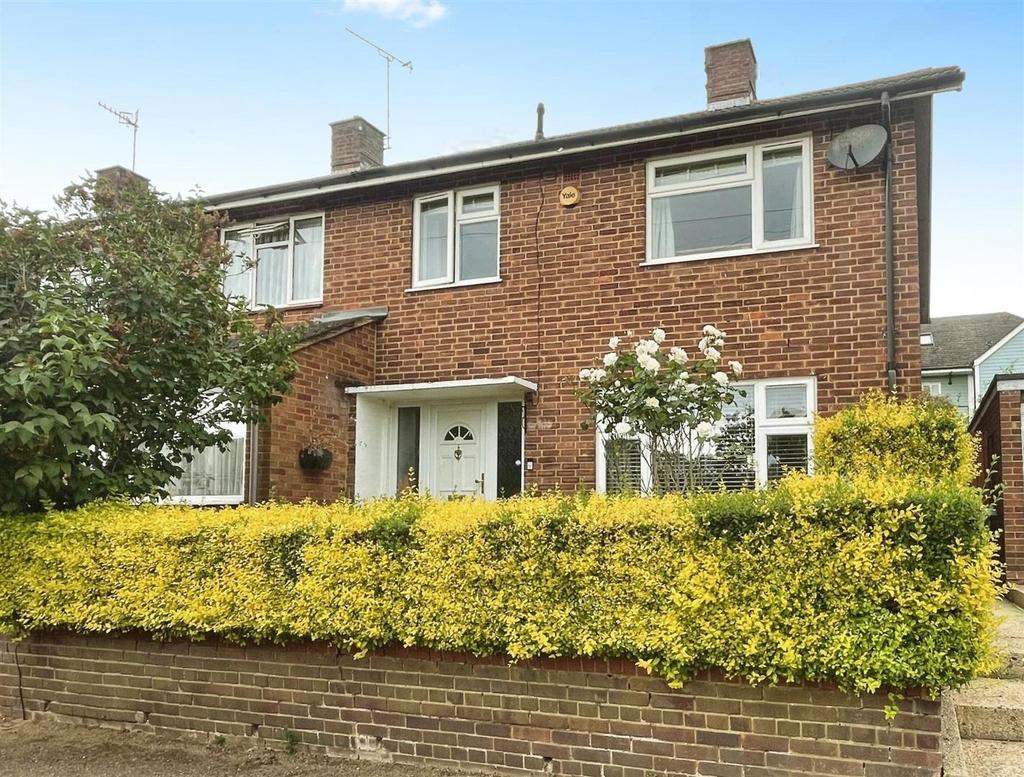 Great Elms Road, Hemel Hempstead HP3 3 bed end of terrace house for