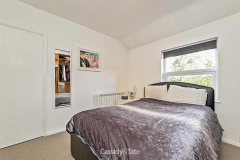 2 bedroom flat to rent, Waverley Road, St Albans, Hertfordshire