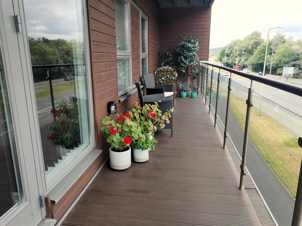 Balcony 1.jpg