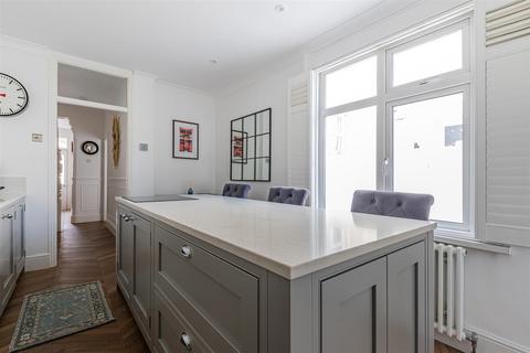 94 Llanfair Road, Cardiff, CF11 9QA