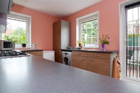 3 bedroom end of terrace house for sale, Michele Close, St. Leonards-On-Sea