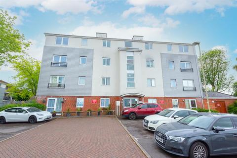 2 bedroom flat for sale, Rossetti Close, Basingstoke RG24