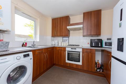 2 bedroom flat for sale, Rossetti Close, Basingstoke RG24