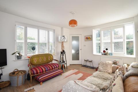3 bedroom end of terrace house for sale, New Road, Hastings