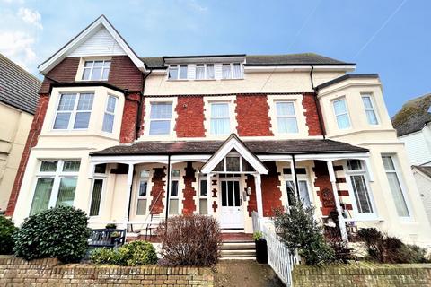 3 bedroom flat to rent, Eversley Road, Bexhill-On-Sea TN40