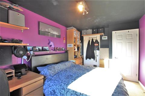1 bedroom apartment for sale, Maple Leaf Court, Hounslow TW3