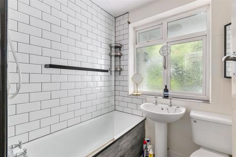 2 bedroom flat for sale, Martin Way, Morden SM4