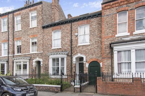 4 bedroom house for sale, Portland Street, Off Gillygate