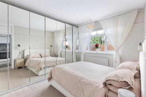 2 bedroom flat for sale, West Barnes Lane, West Wimbledon SW20