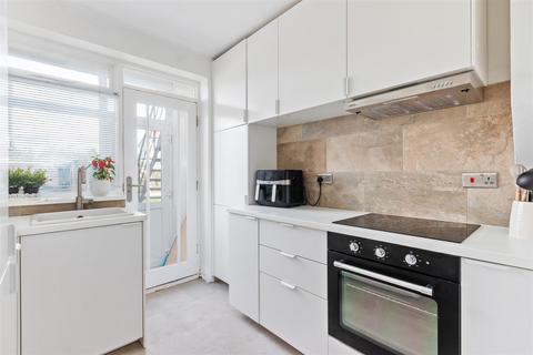 2 bedroom flat for sale, West Barnes Lane, West Wimbledon SW20