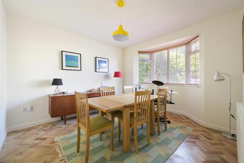 3 bedroom semi-detached house for sale, Manor Green Road, Epsom