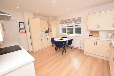 4 Carlton Road, Healing, Grimsby, DN41 7PH