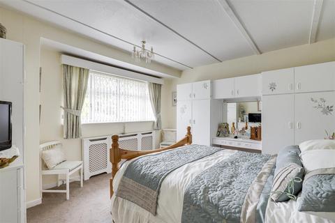 8 Ardleigh Close, Nottingham, NG5 5AX