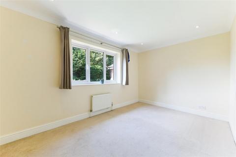 1 Chestnut Place, Epsom, KT17 3BL