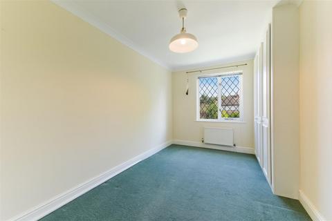 1 Chestnut Place, Epsom, KT17 3BL