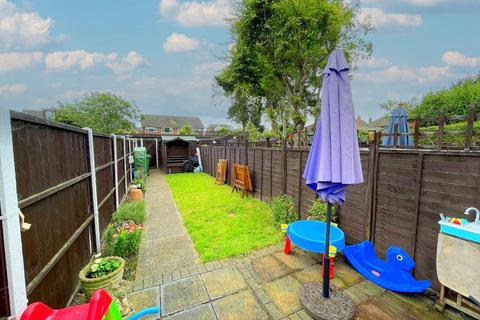 2 bedroom end of terrace house for sale, Stanwell Road, Ashford TW15