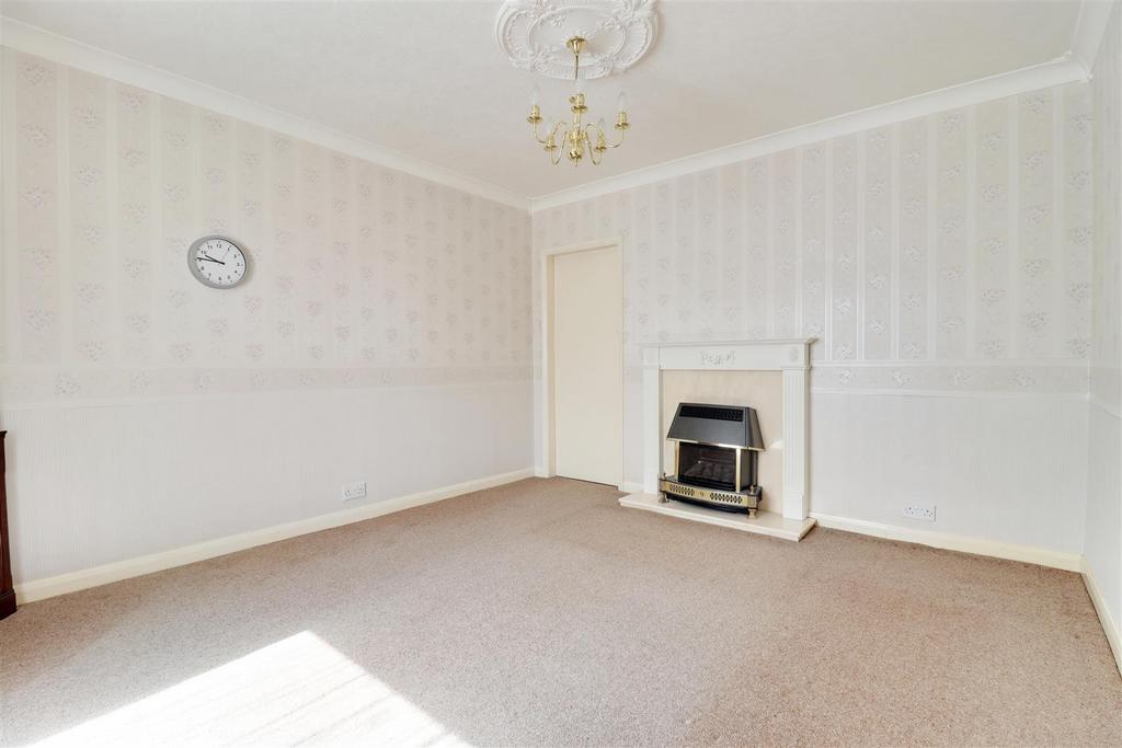 Northolme Crescent, Hessle 3 Bed Semi-detached House For Sale - £165,000