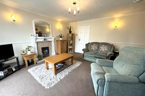 8 Bishops Way, Mirfield, WF14 0BJ