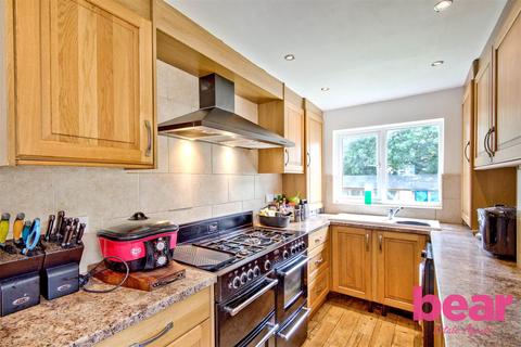 3 bedroom semi-detached house for sale, Inverness Avenue, Westcliff-on-Sea SS0