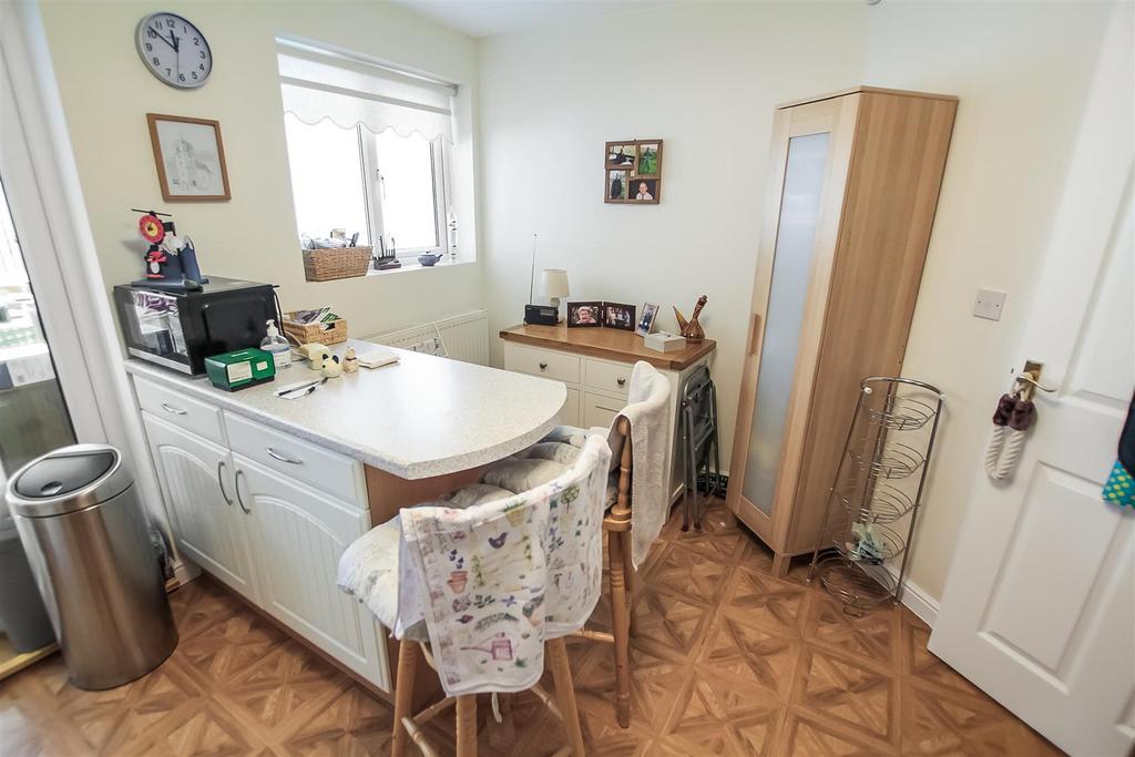 Kitchen (1).jpg