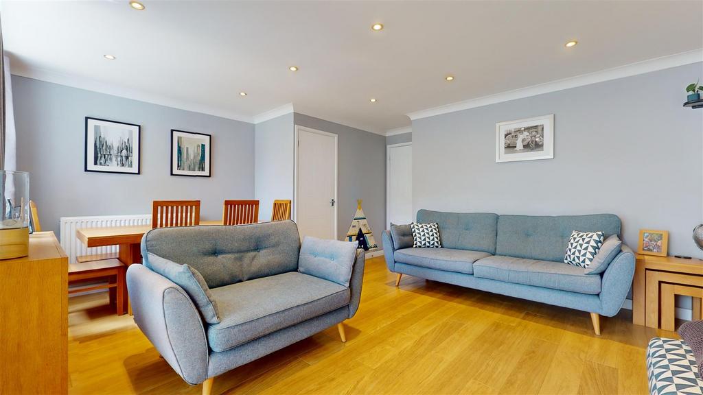 Living room/dining room
