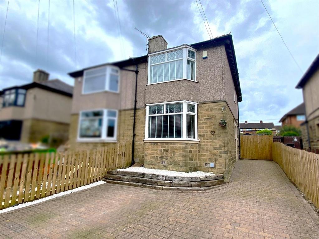 Bramleys Estate Agents - Longwood - Botham Hall.jp