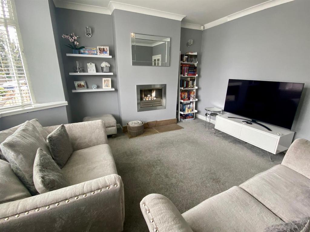Lounge 2.jpg