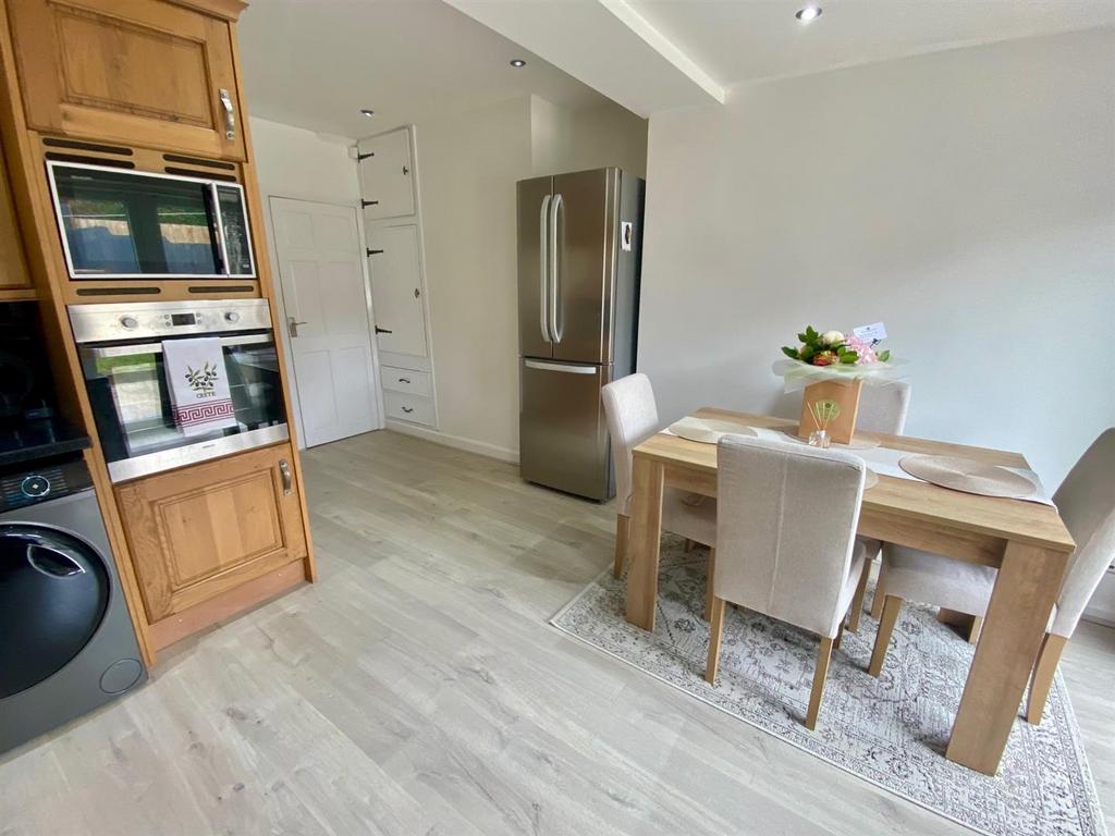 Kitchen 4.jpg