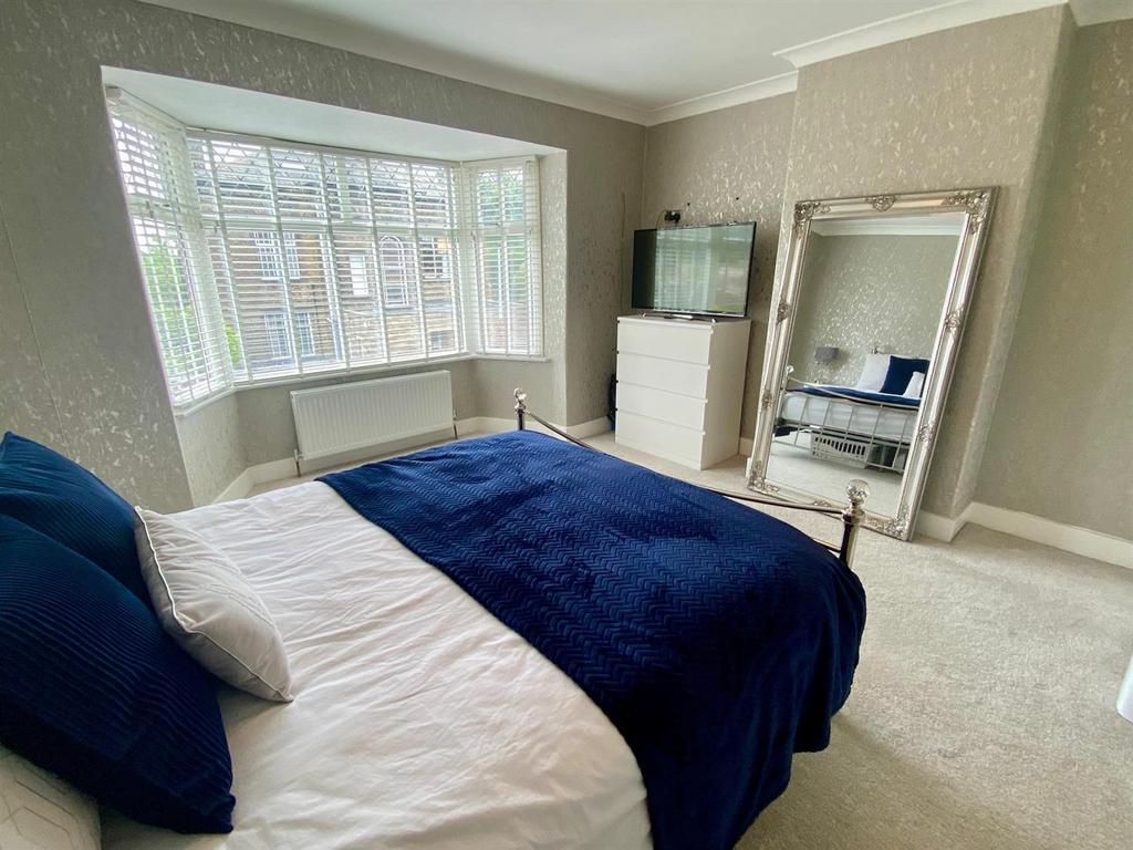 Bed 1 x 2.jpg
