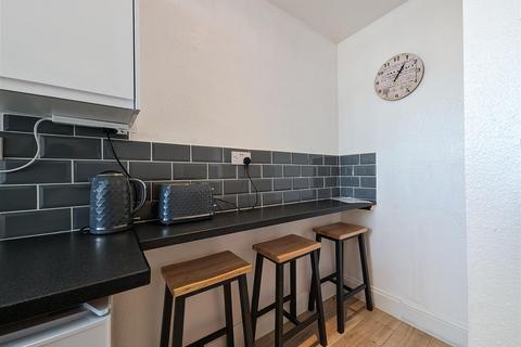 2 bedroom property for sale, Westwood, Scarborough