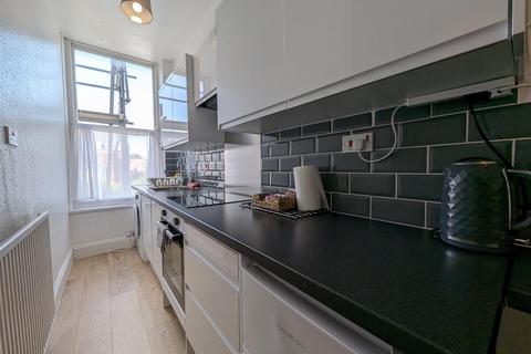 2 bedroom flat for sale, Westwood, Scarborough