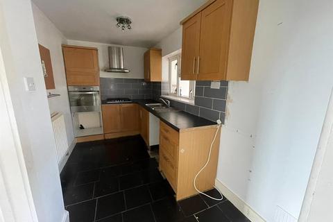 3 bedroom house to rent, Swan Street, Brierley Hill