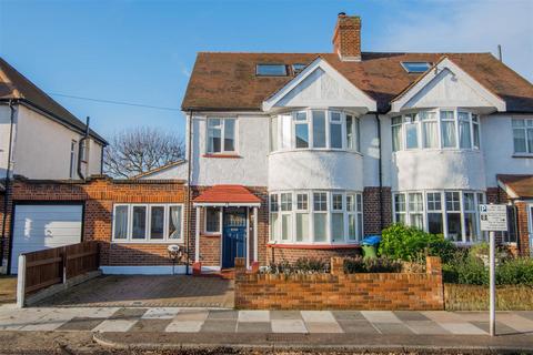 4 bedroom semi-detached house to rent, Radnor Road, Twickenham