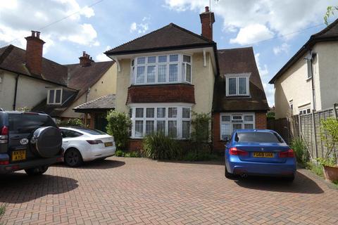 4 bedroom detached house to rent, Craufurd Rise, Maidenhead