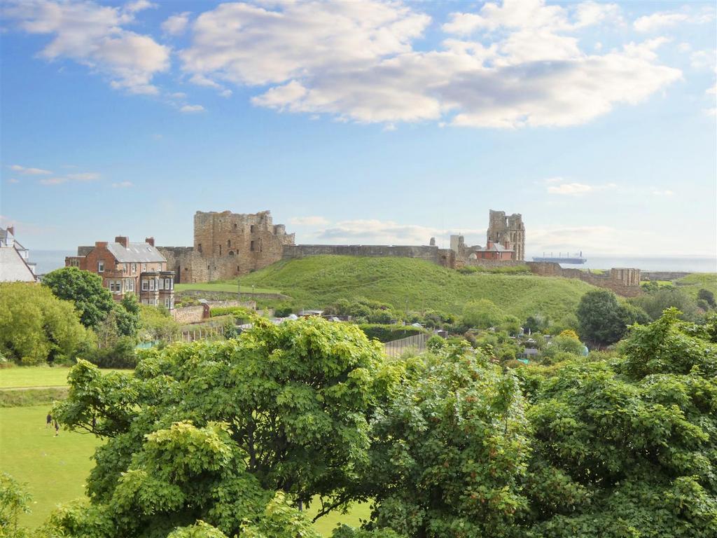 Priors Terrace, Tynemouth 2 bed apartment for sale £365,000