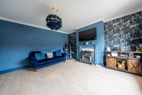 2 bedroom flat for sale, Robertson Crescent, Newburgh, Cupar