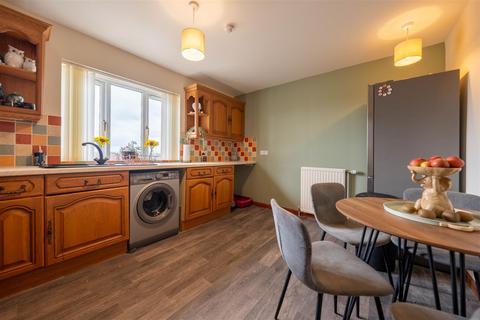 2 bedroom flat for sale, Robertson Crescent, Newburgh, Cupar