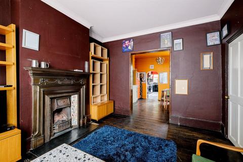 3 bedroom terraced house for sale, Dangan Road, Wanstead